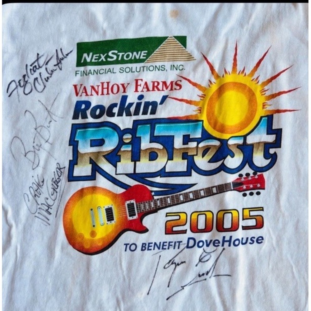 Foghat Vintage 2005 Signed T-Shirt Large Rockin RibFest Autographed Hanes Beefy